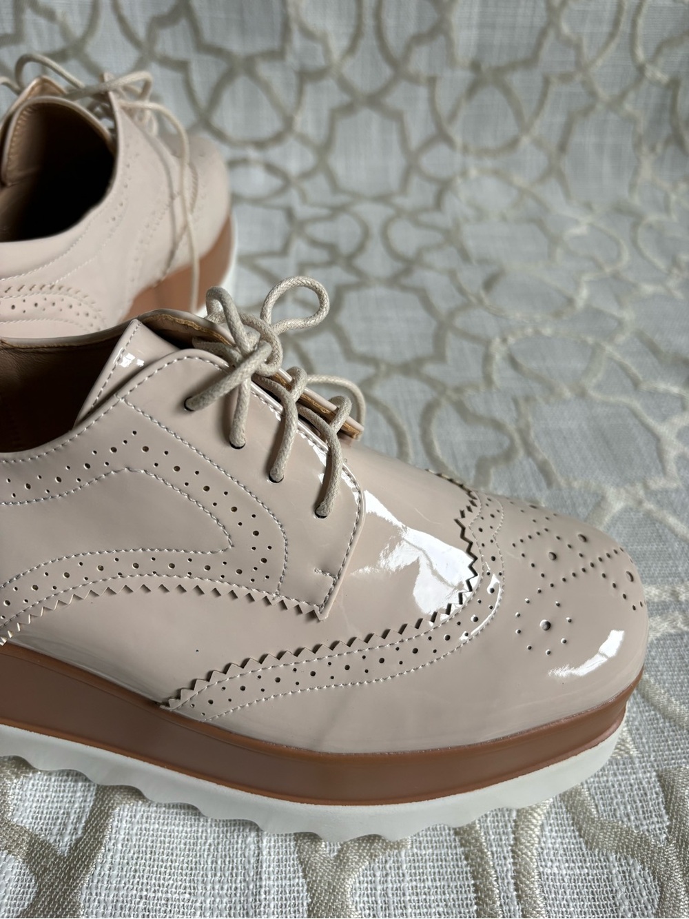 Women's Platform Wingtip Oxfords in Nude Beige - Picture 5 of 7